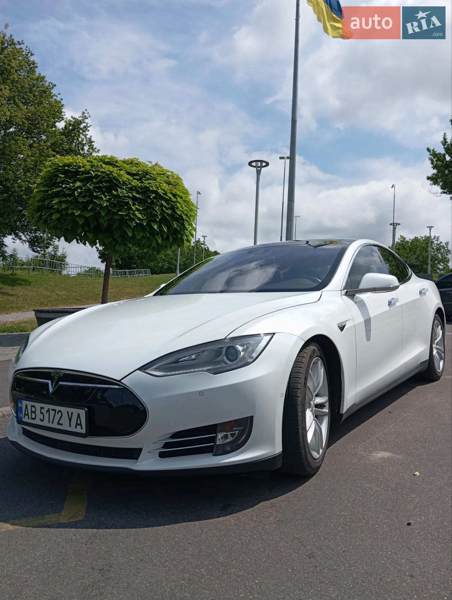 2015 Tesla Model S - мініатюра 14