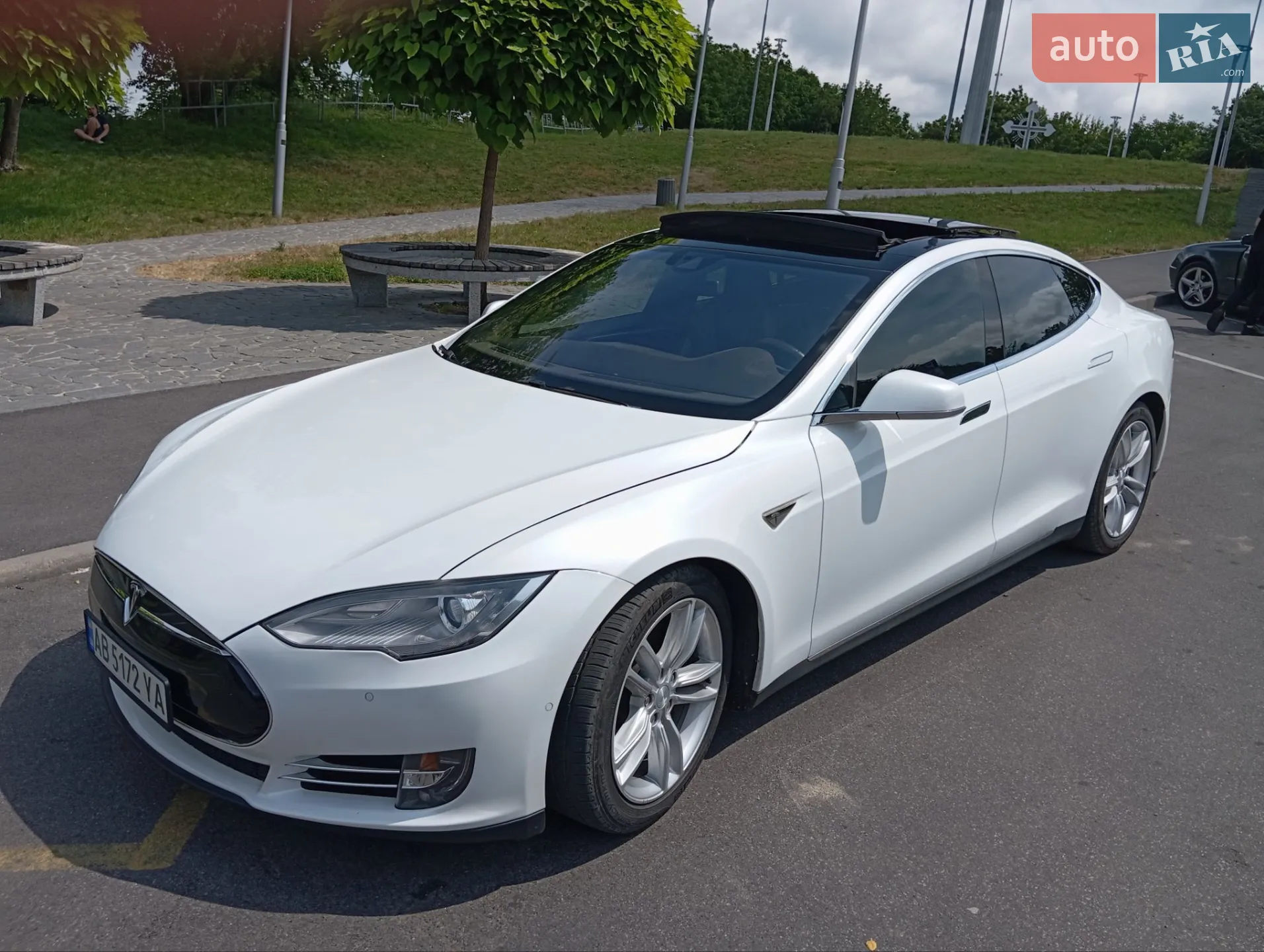 2015 Tesla Model S - мініатюра 21