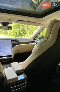 Ліфтбек Tesla Model S 2016 в 