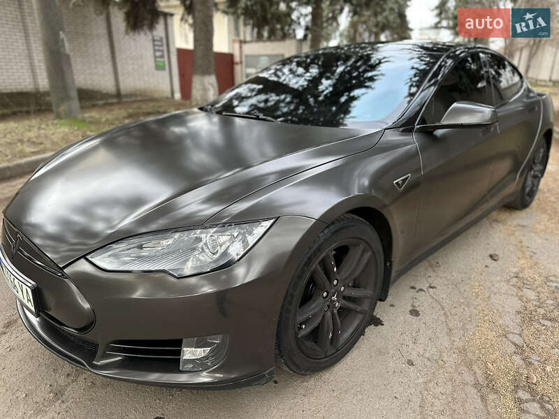 Лифтбек Tesla Model S 2014 в Виннице
