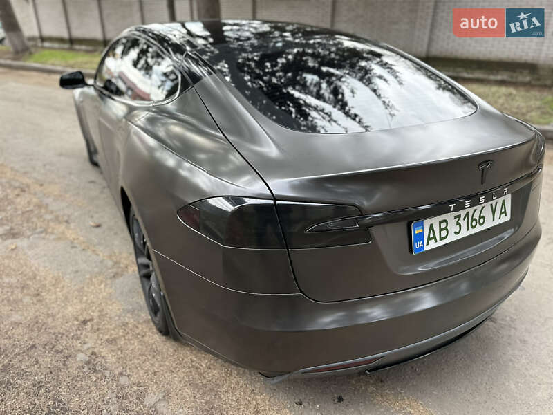 Лифтбек Tesla Model S 2014 в Виннице