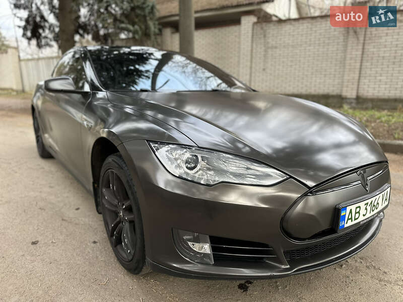 Лифтбек Tesla Model S 2014 в Виннице