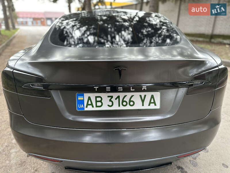 Лифтбек Tesla Model S 2014 в Виннице