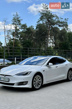 Лифтбек Tesla Model S 2016 в 