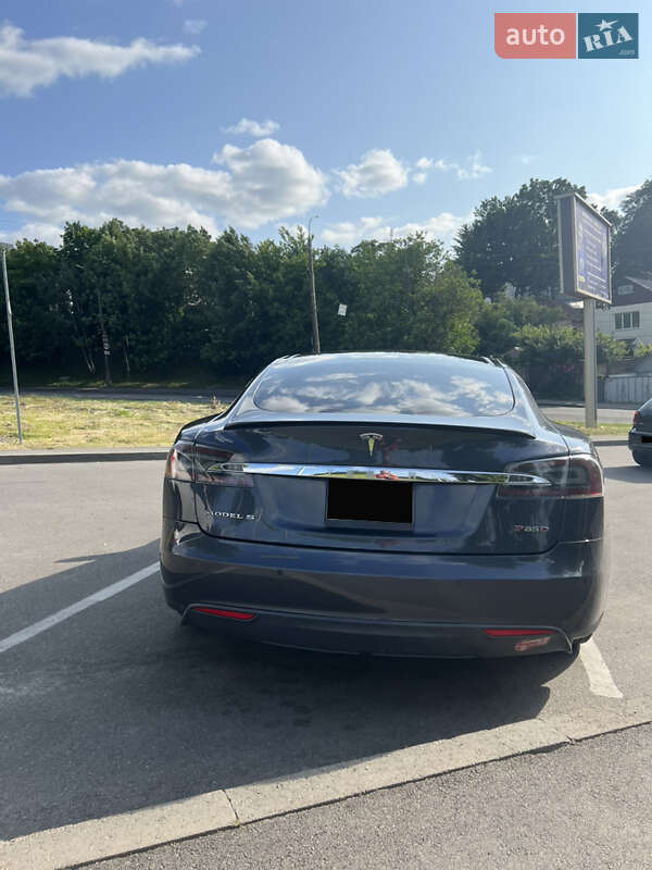 Ліфтбек Tesla Model S 2015 в Вінниці