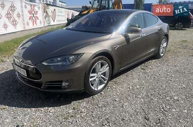 Лифтбек Tesla Model S 2015 в 