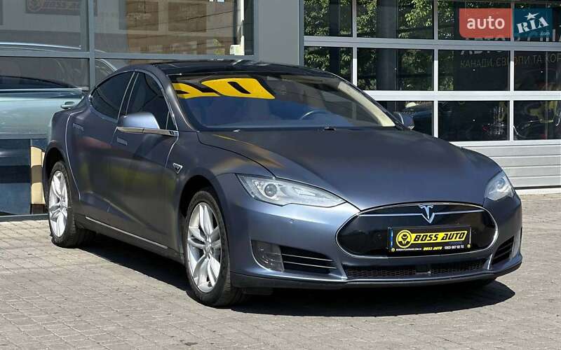 Лифтбек Tesla Model S 2015 в Ивано-Франковске