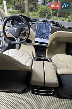Лифтбек Tesla Model S 2014 в 