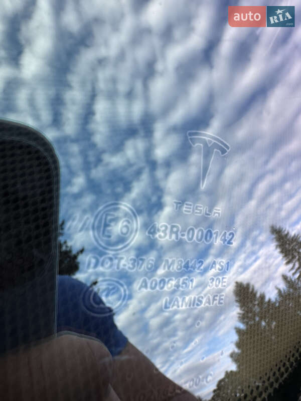Лифтбек Tesla Model S 2014 в Умани