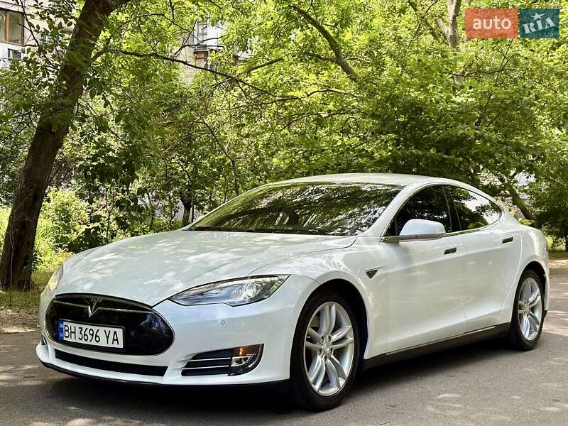 Лифтбек Tesla Model S 2013 в Одессе