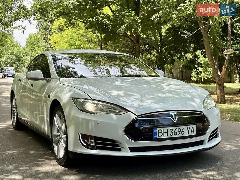 Лифтбек Tesla Model S 2013 в Одессе