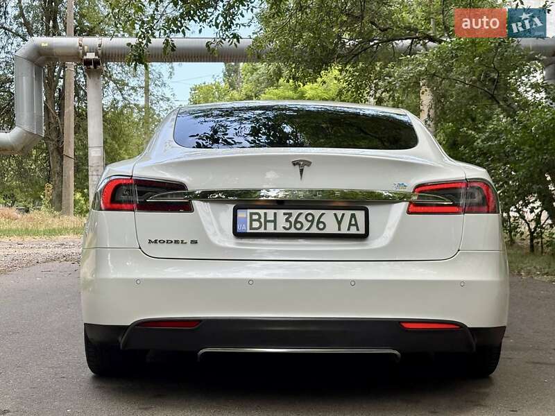 Лифтбек Tesla Model S 2013 в Одессе
