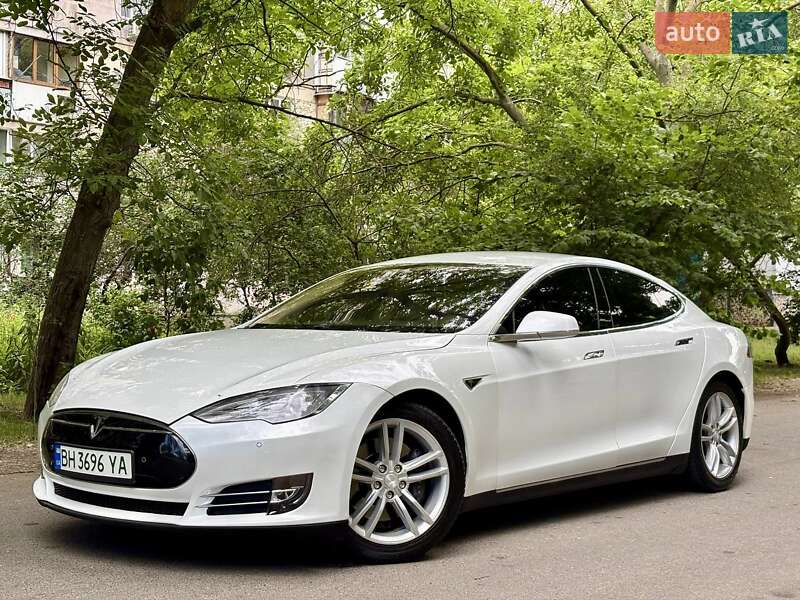 Лифтбек Tesla Model S 2013 в Одессе