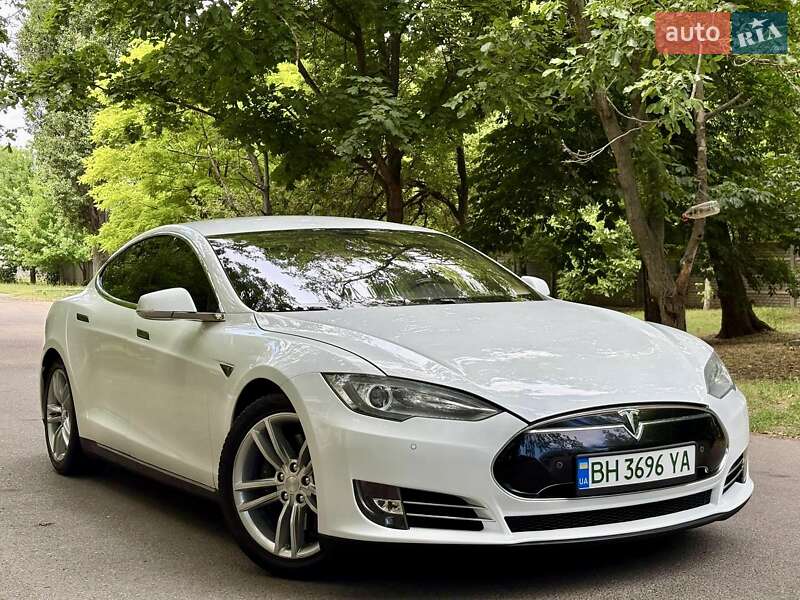 Лифтбек Tesla Model S 2013 в Одессе