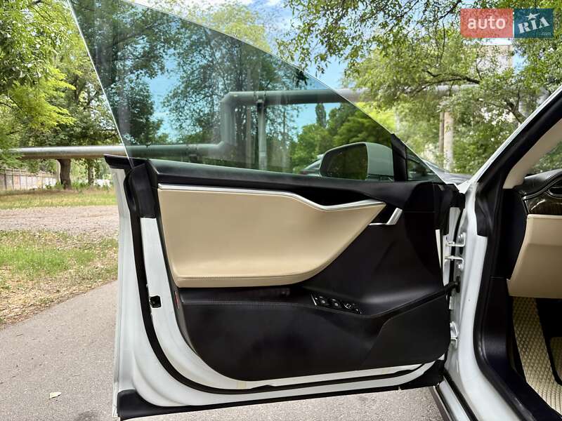 Лифтбек Tesla Model S 2013 в Одессе
