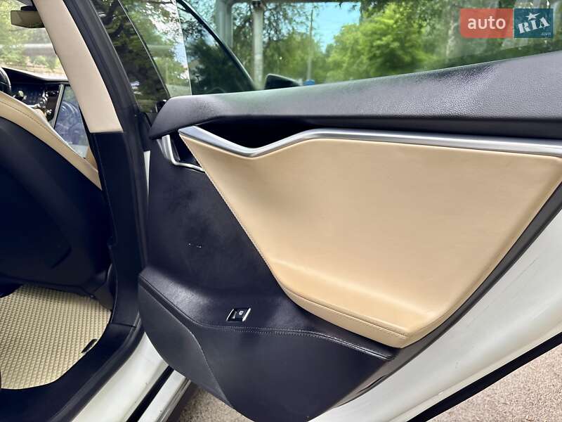 Лифтбек Tesla Model S 2013 в Одессе