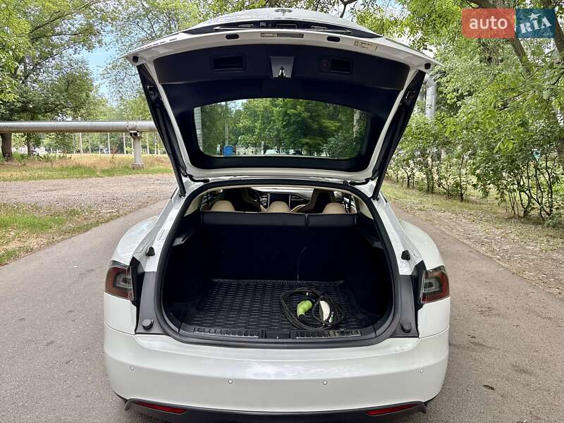 Лифтбек Tesla Model S 2013 в Одессе