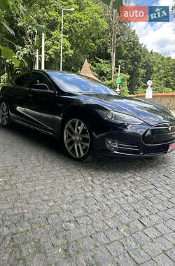 Лифтбек Tesla Model S 2015 в 