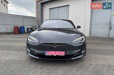 Лифтбек Tesla Model S 2017 в 