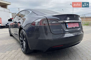 Лифтбек Tesla Model S 2017 в 