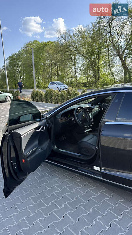 Лифтбек Tesla Model S 2018 в Виннице