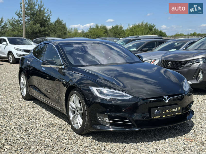 Лифтбек Tesla Model S 2020 в 