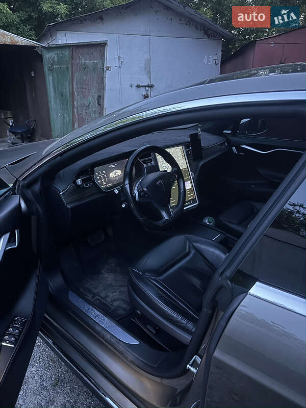 Лифтбек Tesla Model S 2015 в Белой Церкви