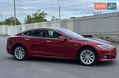 Лифтбек Tesla Model S 2018 в 