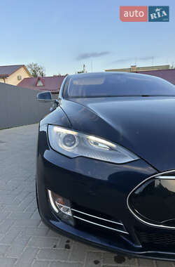 Лифтбек Tesla Model S 2013 в 