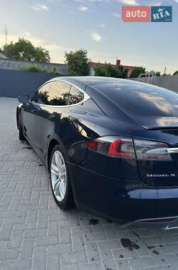 Лифтбек Tesla Model S 2013 в 