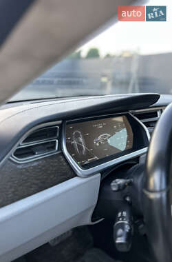 Лифтбек Tesla Model S 2013 в 