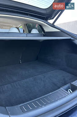 Лифтбек Tesla Model S 2013 в 