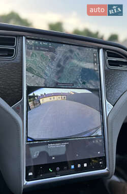 Лифтбек Tesla Model S 2013 в 