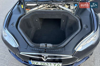 Лифтбек Tesla Model S 2013 в 