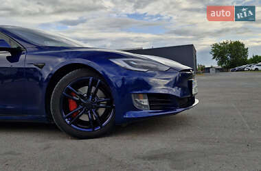 Ліфтбек Tesla Model S 2016 в 
