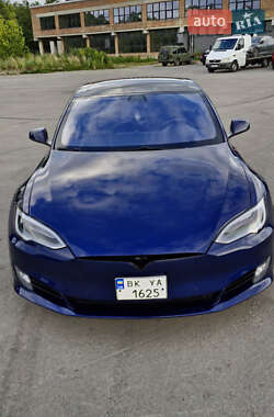Ліфтбек Tesla Model S 2016 в 