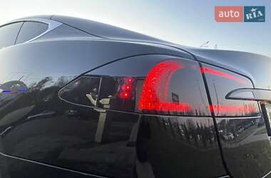 Ліфтбек Tesla Model S 2014 в 