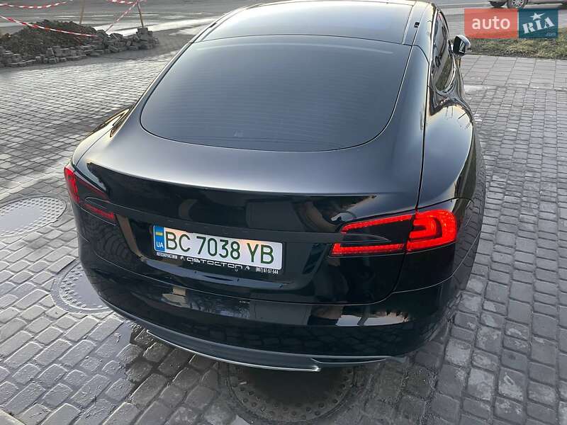 Лифтбек Tesla Model S 2014 в Львове