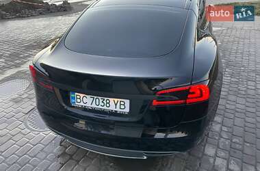 Ліфтбек Tesla Model S 2014 в 