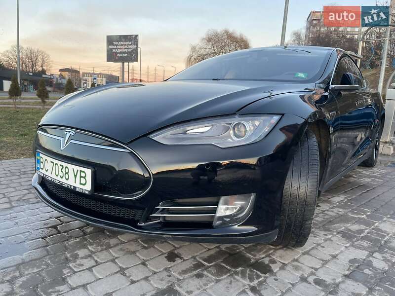 Лифтбек Tesla Model S 2014 в Львове