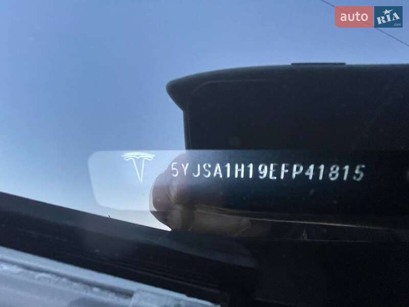 Лифтбек Tesla Model S 2014 в Львове