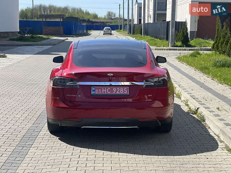 Ліфтбек Tesla Model S 2014 в Одесі