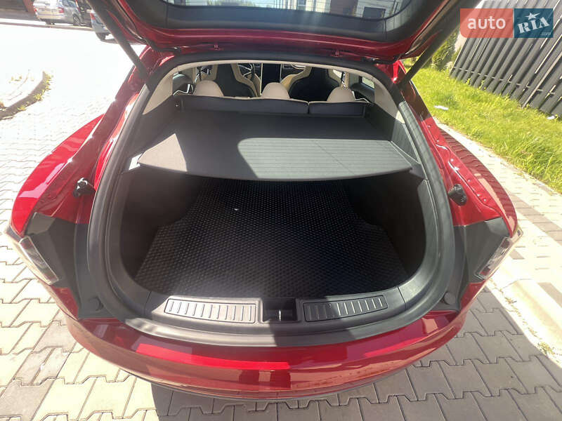 Ліфтбек Tesla Model S 2014 в Одесі