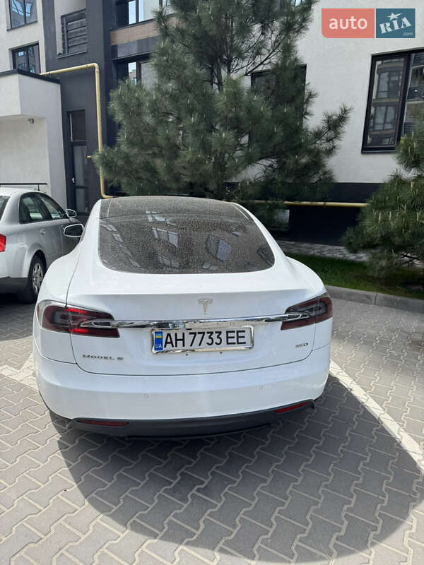 Лифтбек Tesla Model S 2015 в Софиевской Борщаговке