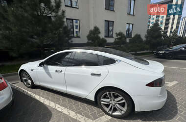 Ліфтбек Tesla Model S 2015 в Софіївській Борщагівці