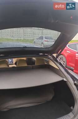 Ліфтбек Tesla Model S 2016 в 