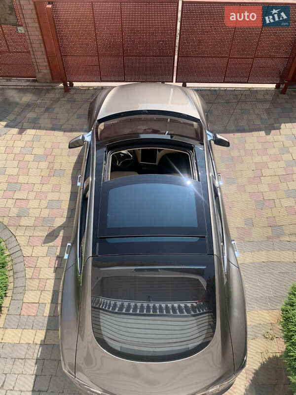 Лифтбек Tesla Model S 2015 в Ивано-Франковске