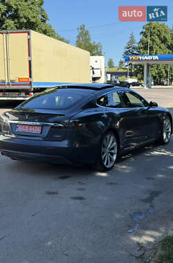 Лифтбек Tesla Model S 2014 в 