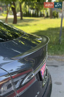 Лифтбек Tesla Model S 2014 в 