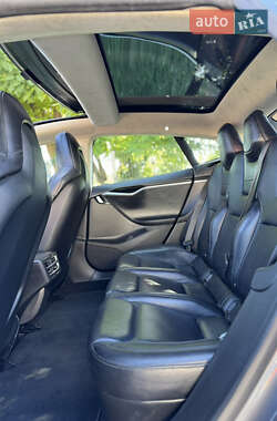 Лифтбек Tesla Model S 2014 в 
